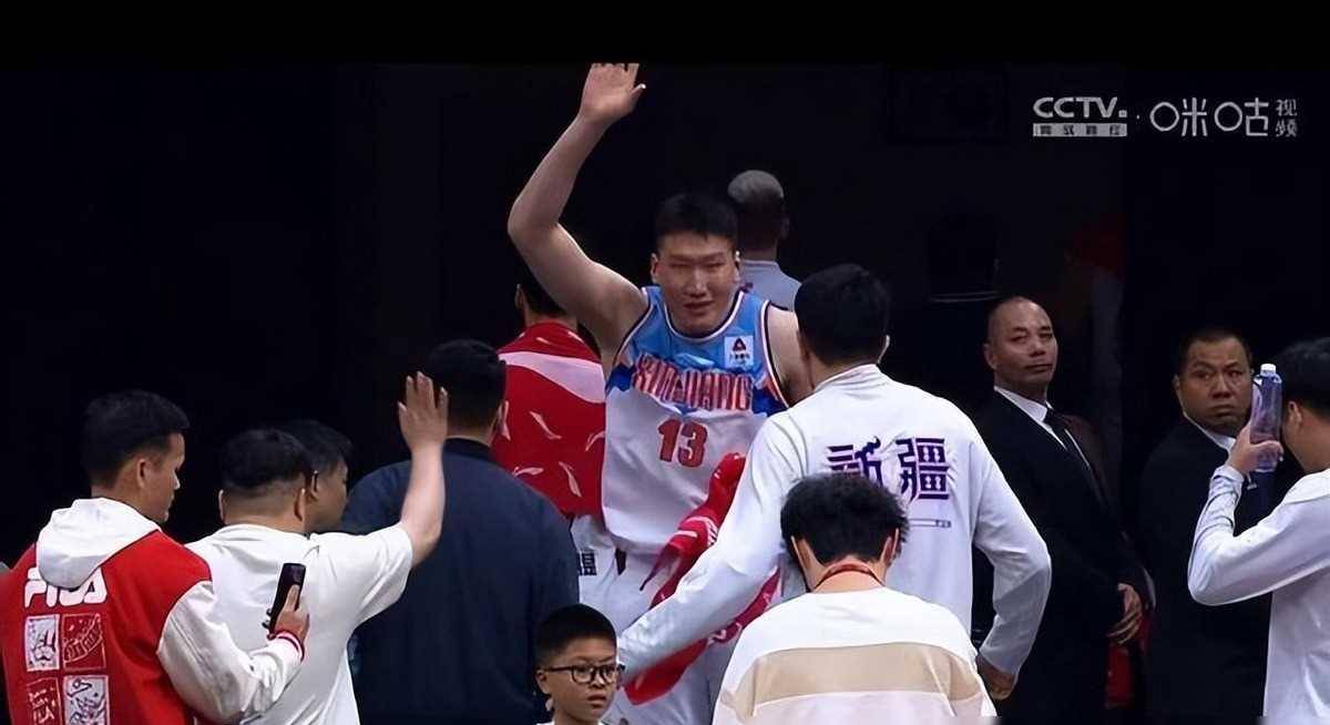 包含广州队新晋球星表现抢眼，打破赛场沉闷的词条