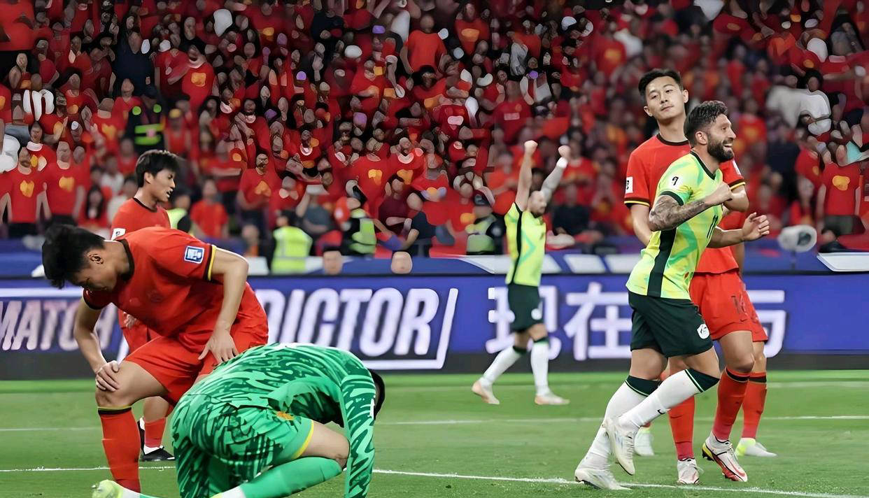 中国足球代表队在赛场上猎取胜利
