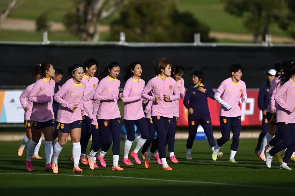 开云体育下载-中国女足比赛赢得观众们的热烈掌声，取得鼓舞人心的胜利的简单介绍