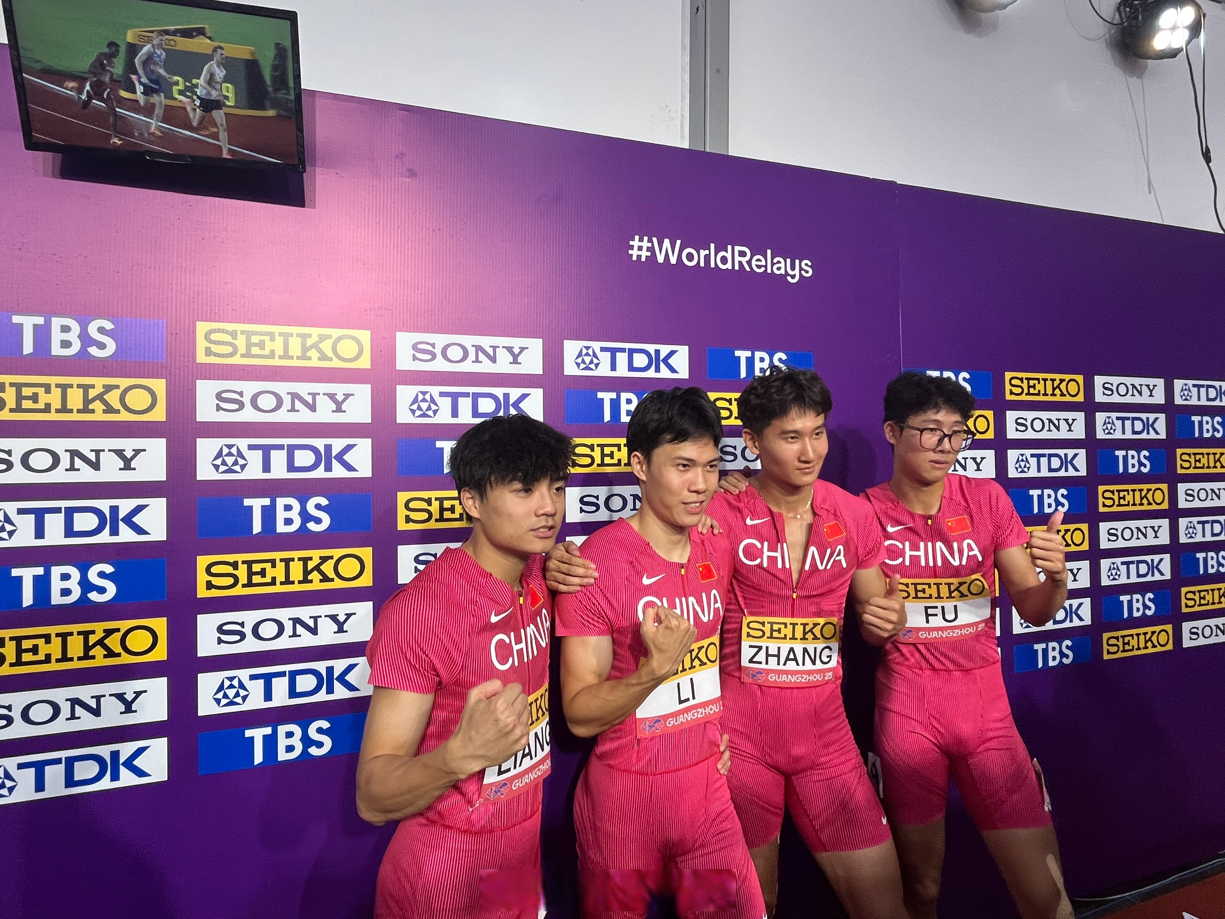 田径比赛:风云变幻,谁能勇登领奖台 田径比赛:风云变幻,谁能勇登领奖台