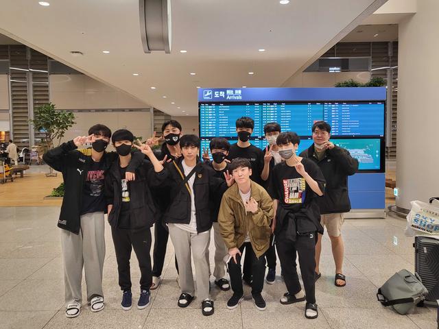 包含NS力克DRX，Viper团战一打五顶尖较量成都决赛之夜，让粉丝疯狂欢呼的词条