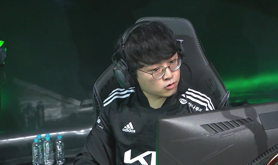 开云体育平台APP-关于NS翻盘SHR，Canyon极限生还后反打鏖战多局2025世界赛，成为赛场最大亮点的信息