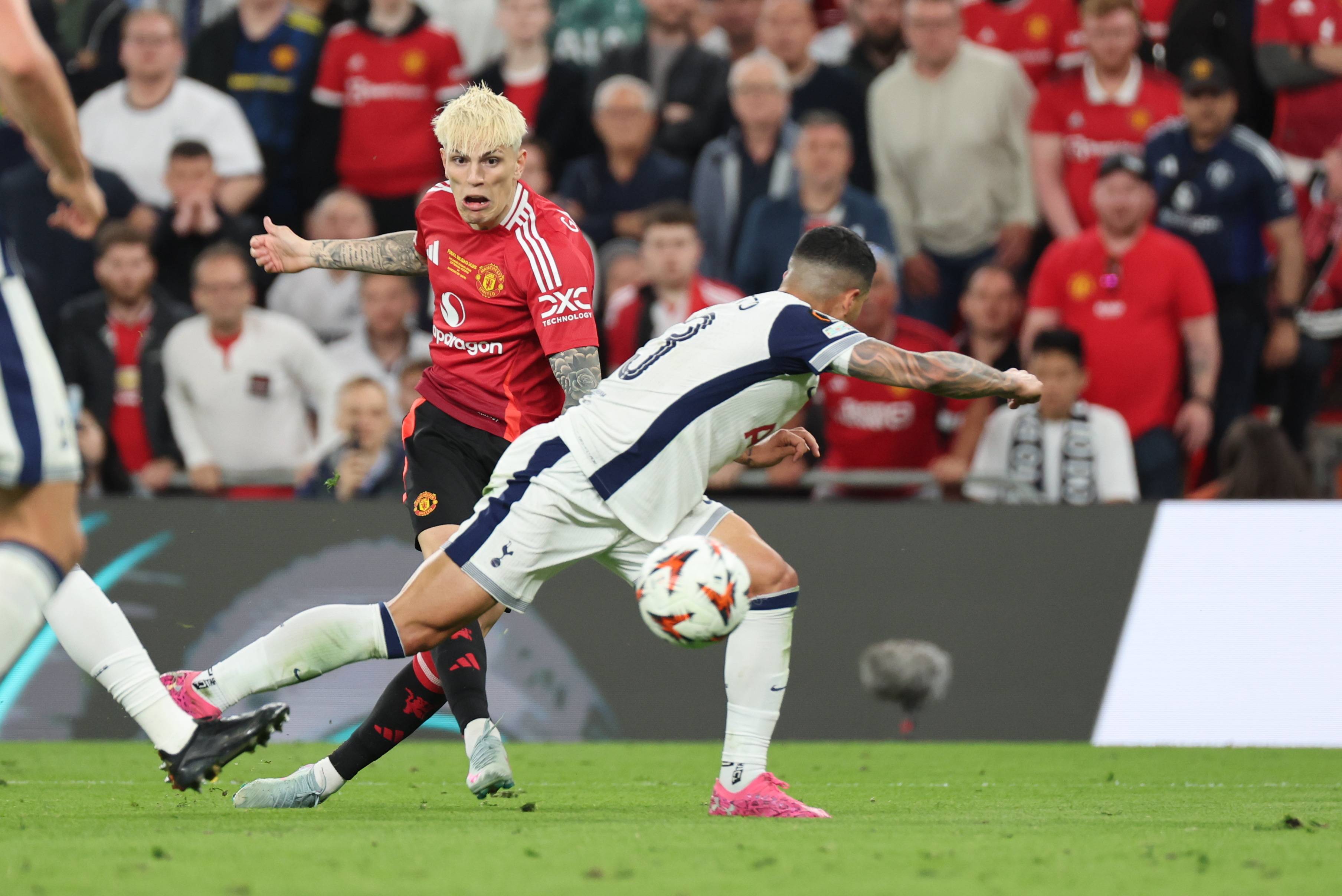 包含热刺进攻欠缺火力，亟需调整阵容的词条