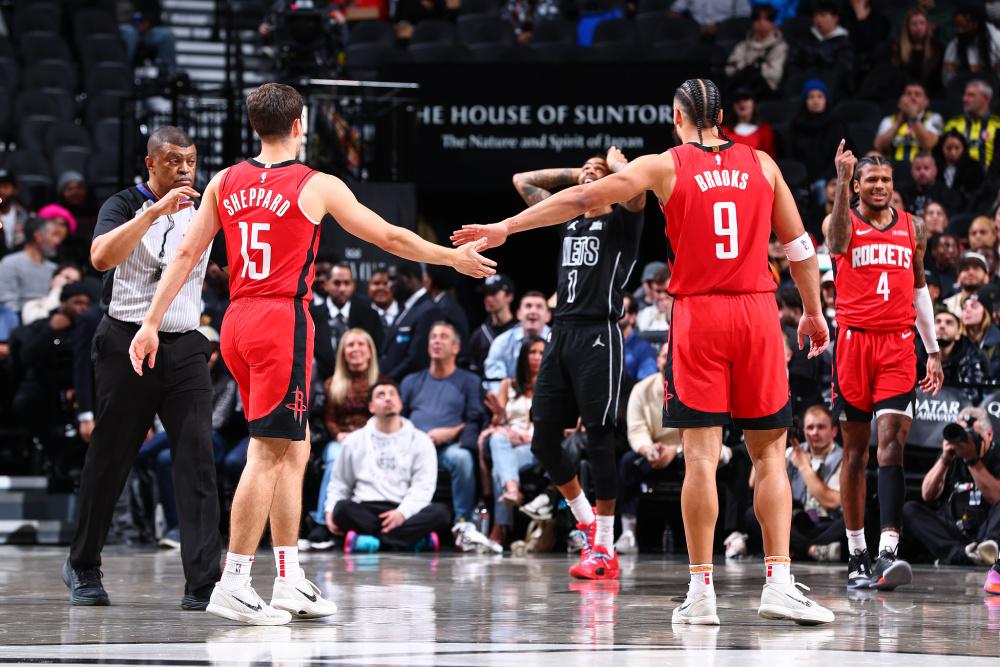 开云下载-火箭队不敌快船队，遭遇四连败