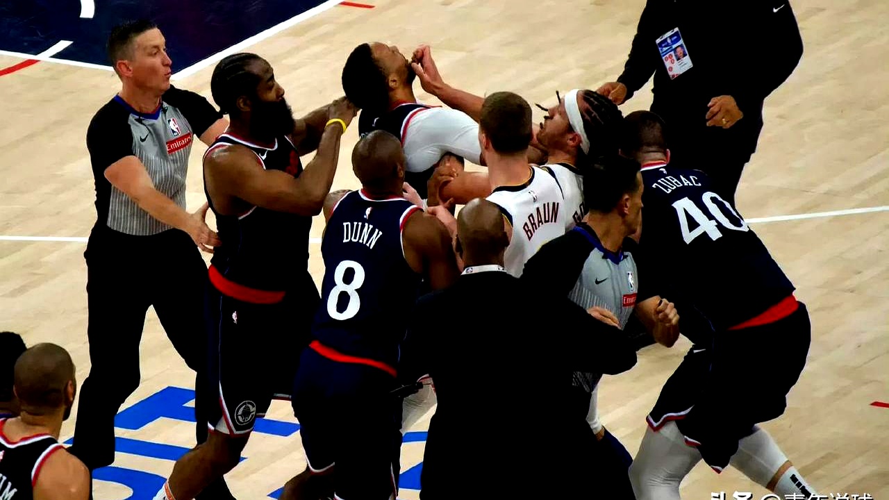 开云体育登录-激烈对决,胜负难分,球场上火药味十足的简单介绍