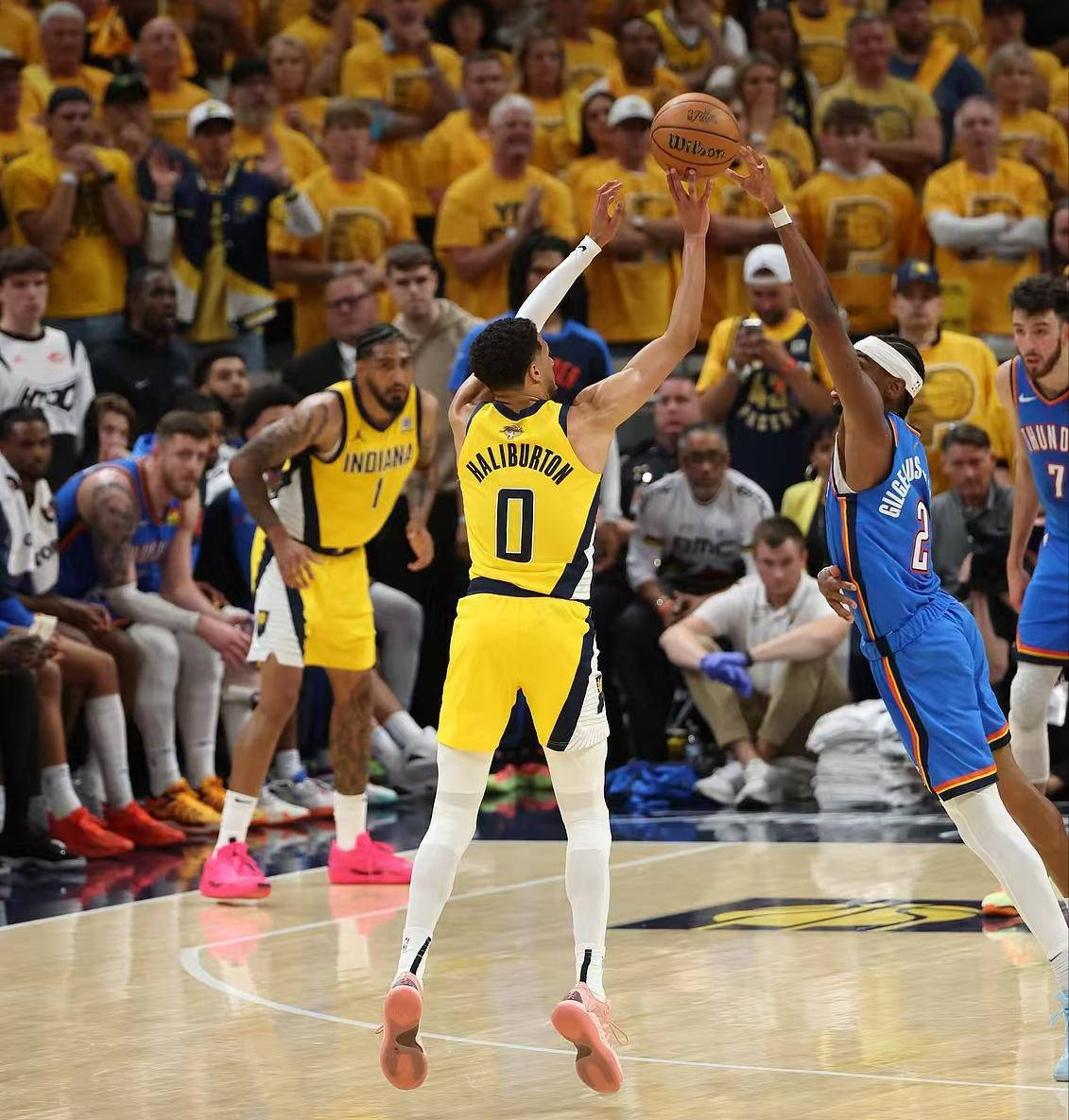 步行者全队发挥出色赢得比赛