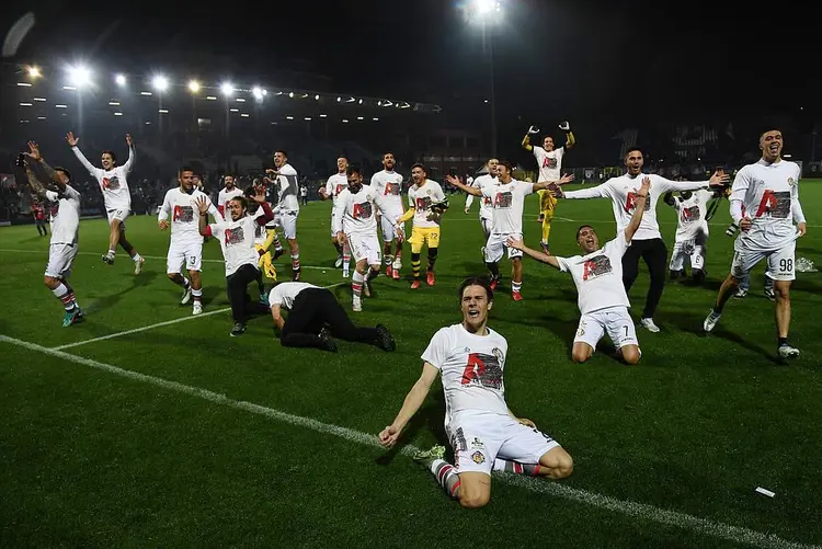 格拉纳达客场挑战塞维利亚,抢分关键之战 格拉纳达客场挑战塞维利亚,抢分关键之战