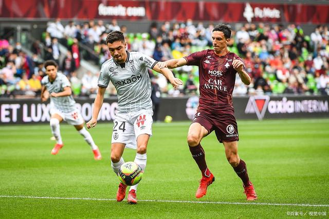 阿雅克肖击败兰斯，继续保持领跑位置