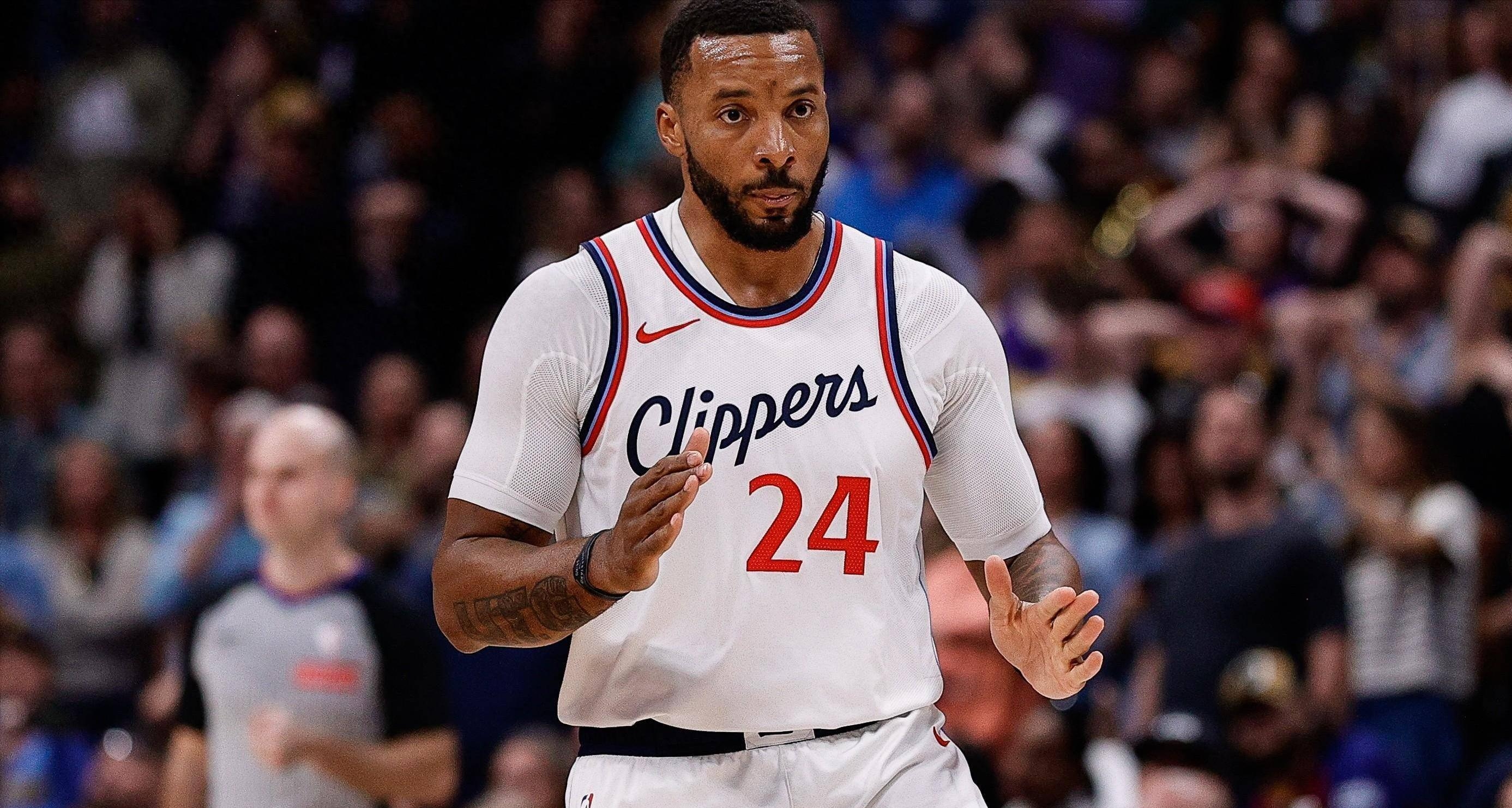 开云下载-快船后卫莱纳德因腹肌拉伤休战至少两周