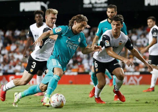 开云体育-瓦伦西亚遭遇连败，保级压力大增